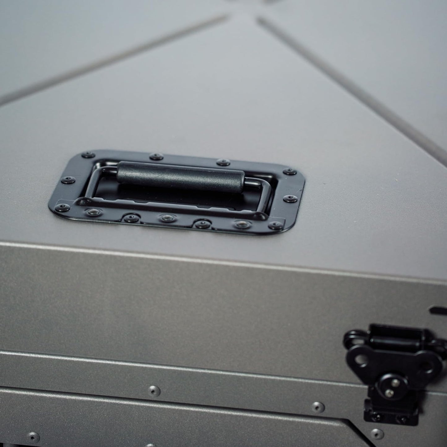 ROCK CREEK CRATES Collapsible Dog Crate: Meticulously Engineered, Durable Aluminum Construction, Non Slip Feet | 10 Year Warranty | Ideal for Indoor & Vehicle Use (Gray, 30 Inch)